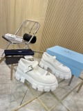 目を惹くカラー 2026 プラダ 新作 パンプス スーパーコピー