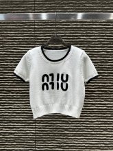 人気急上昇新作 2026 ミュウミュウ 新作 半袖Tシャツ コピー 4色