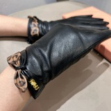 高品質 2026 ミュウミュウ 新作 手袋 レディース 偽物