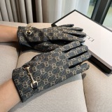 入手困難品！2026 グッチ 新作 手袋 レディース 偽物