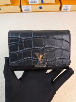 目を惹くカラー ルイヴィトン レディース 折り財布 偽物 M62157