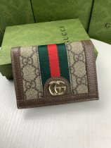 肌触り最高な  グッチ 男女兼用 折り財布 コピー 523155