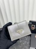 注目度抜群！ プラダ 男女兼用 折り財布 偽物 319