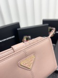 世界中で大人気♪  プラダ レディース 折り財布 偽物 318