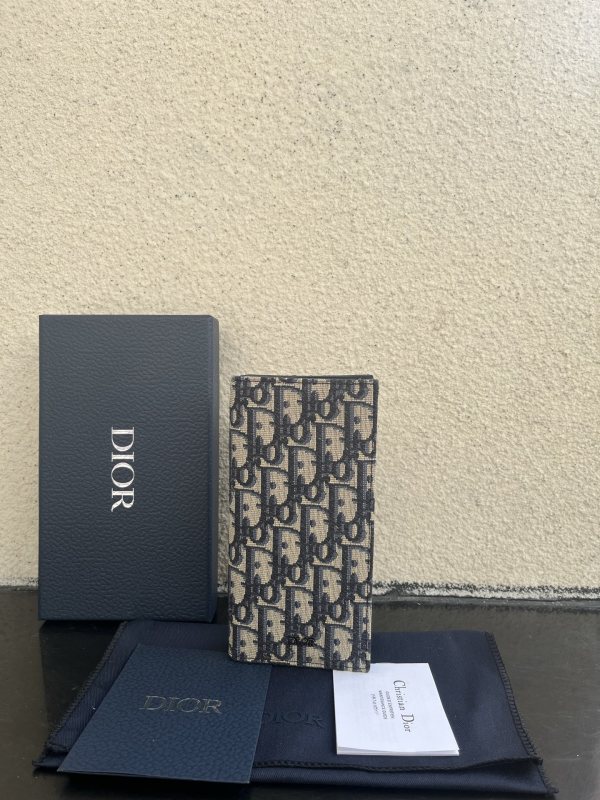 注目度抜群！ディオール メンズ 長財布 偽物 XC002