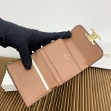 目を惹くカラー セリーヌ 男女兼用 折り財布 スーパーコピー 16331