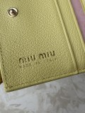 ☆超人気☆ ミュウミュウ レディース 折り財布 スーパーコピー 2520
