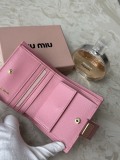 すぐ届く ミュウミュウ レディース 折り財布 偽物 2521
