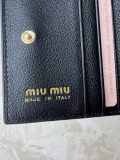 ☆超人気☆  ミュウミュウ レディース 折り財布 コピー 2521