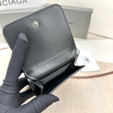 目を惹くカラー バレンシアガ 男女兼用 折り財布 スーパーコピー 6002828