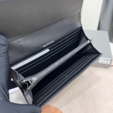 入手困難品！バレンシアガ 男女兼用 長財布 偽物 6001891