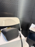 完売必至 ★ セリーヌ レディース バケツバッグ 偽物2色 119173