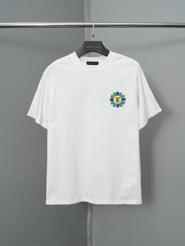 新色登場☆ 2026 ルイヴィトン 新作 半袖Tシャツ コピー
