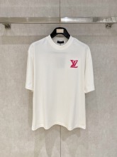 争奪戦 2026 ルイヴィトン 新作 半袖Tシャツ 偽物