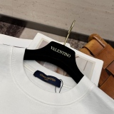 世界中で大人気♪ 2026 ルイヴィトン 新作 半袖Tシャツ 偽物 2色