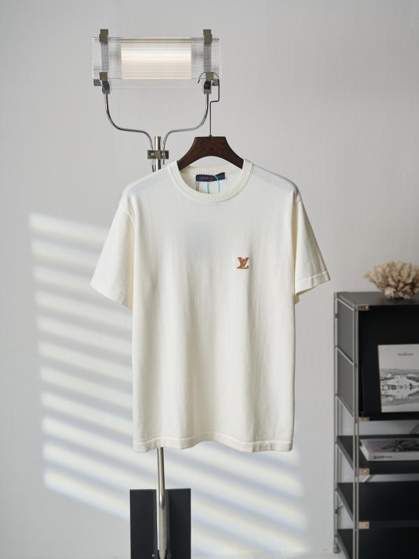 超希少！2026 ルイヴィトン 新作 半袖Tシャツ 偽物