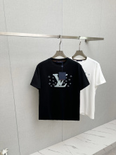 超希少！2026 ルイヴィトン 新作 半袖Tシャツ コピー