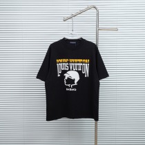 世界中で大人気♪ 2026 ルイヴィトン 新作 半袖Tシャツ コピー