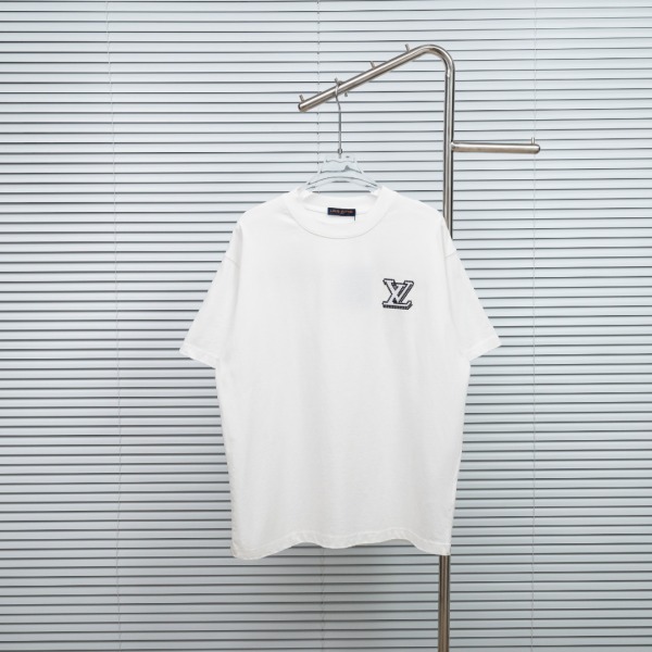 新色登場☆ 2026 ルイヴィトン 新作 半袖Tシャツ コピー