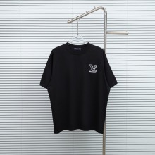 入手困難品！2026 ルイヴィトン 新作 半袖Tシャツ 偽物
