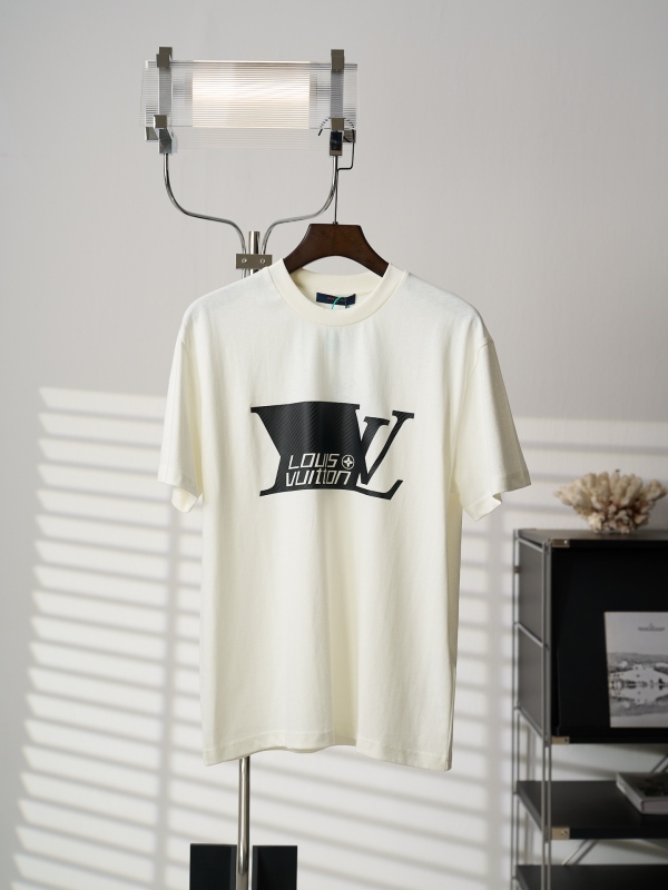 世界中で大人気♪ 2026 ルイヴィトン 新作 半袖Tシャツ コピー