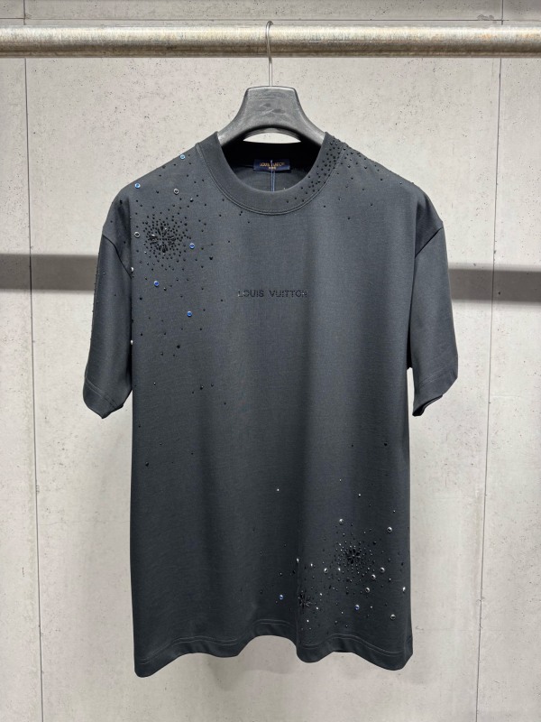 完売必至 2026 ルイヴィトン 新作 半袖Tシャツ スーパーコピー
