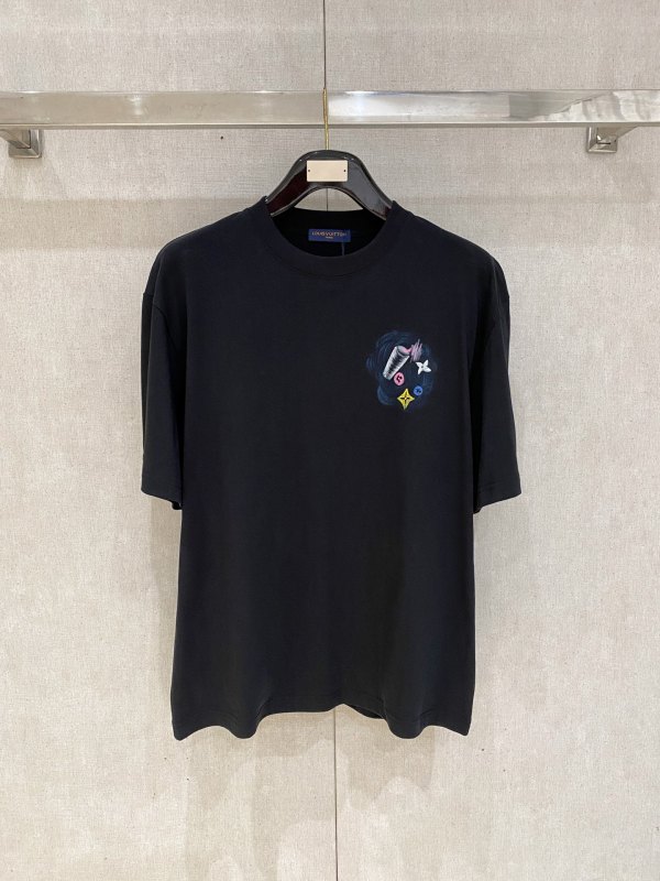 ★日本!!人気！2026 ルイヴィトン 新作 半袖Tシャツ スーパーコピー