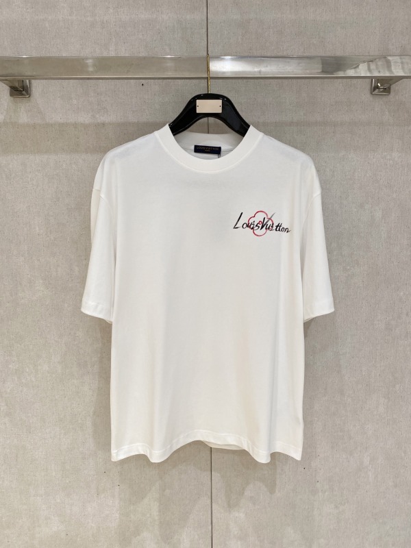 超希少！2026 ルイヴィトン 新作 半袖Tシャツ 偽物