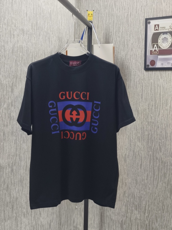 注目アイテム☆ 2026 グッチ 新作 半袖Tシャツ スーパーコピー