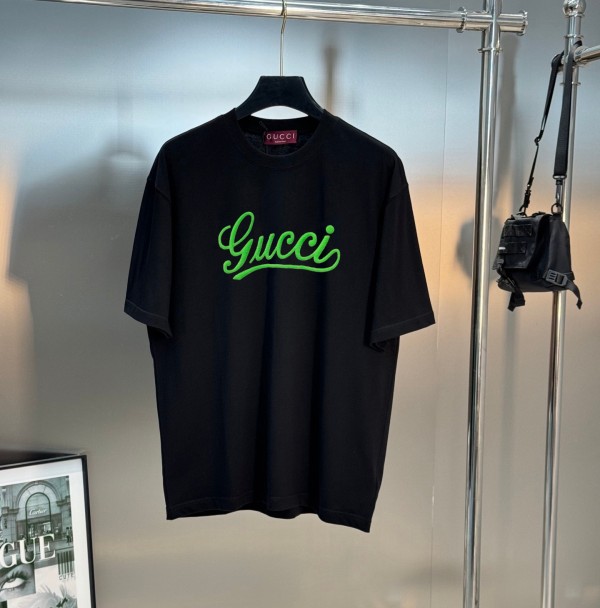 お洒落 2026 グッチ 新作 半袖Tシャツ コピー