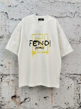 最安値挑戦 2026 フェンディ 新作 半袖Tシャツ 偽物