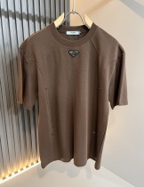 使い勝手良 2026 プラダ 新作 半袖Tシャツ 偽物