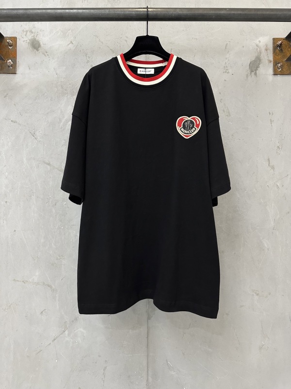 使い勝手良し 2026 モンクレール 新作 半袖Tシャツ コピー