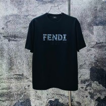 人気急上昇新作 2026 フェンディ 新作 半袖Tシャツ コピー