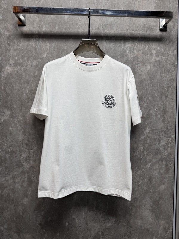 注目アイテム♡ 2026 モンクレール 新作 半袖Tシャツ 偽物