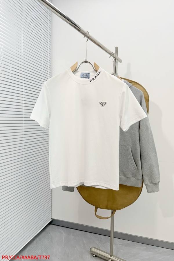 ☆超人気☆ 2026 プラダ 新作 半袖Tシャツ コピー
