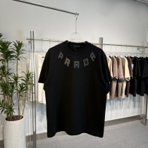 注目アイテム☆ 2026 プラダ 新作 半袖Tシャツ 偽物
