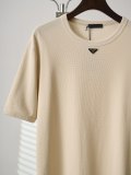 争奪戦 2026 プラダ 新作 半袖Tシャツ コピー