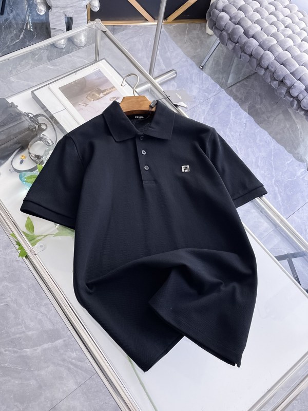 定番人気！ 2026 フェンディ 新作 半袖Tシャツ コピー