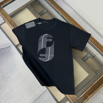 入手困難！ 2026 フェンディ 新作 半袖Tシャツ スーパーコピー