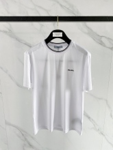 すぐ届く 2026 プラダ 新作 半袖Tシャツ 偽物