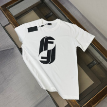完売必至 2026 フェンディ 新作 半袖Tシャツ 偽物