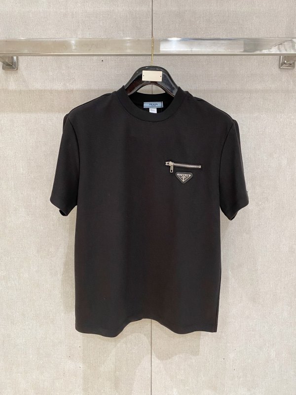 完売必至 2026 プラダ 新作 半袖Tシャツ コピー