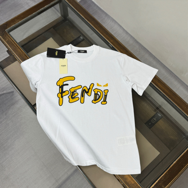 お洒落 2026 フェンディ 新作 半袖Tシャツ スーパーコピー