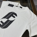完売必至 2026 フェンディ 新作 半袖Tシャツ 偽物