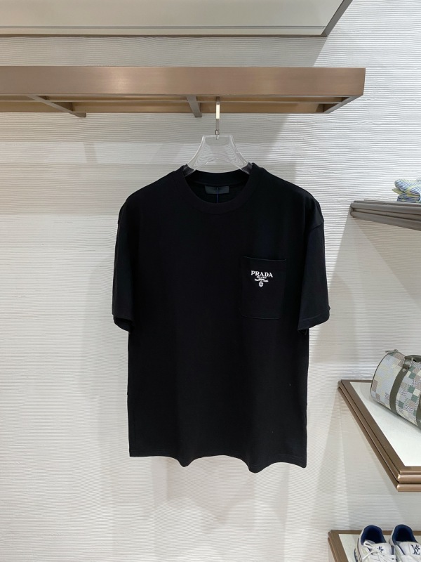 高品質♪♪♪ 2026 プラダ 新作 半袖Tシャツ 偽物