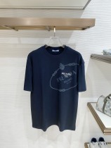 目を惹くカラー 2026 プラダ 新作 半袖Tシャツ コピー