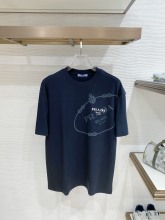 目を惹くカラー 2026 プラダ 新作 半袖Tシャツ コピー