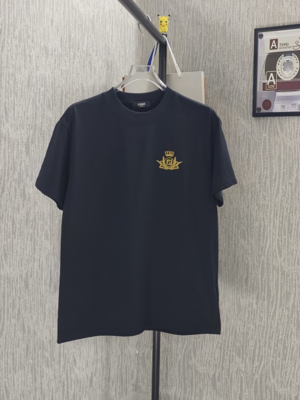 ☆超人気☆ 2026 フェンディ 新作 半袖Tシャツ 偽物