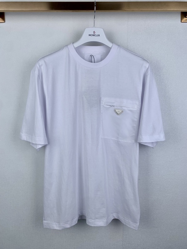 絶対欲しい！2026 プラダ 新作 半袖Tシャツ 偽物